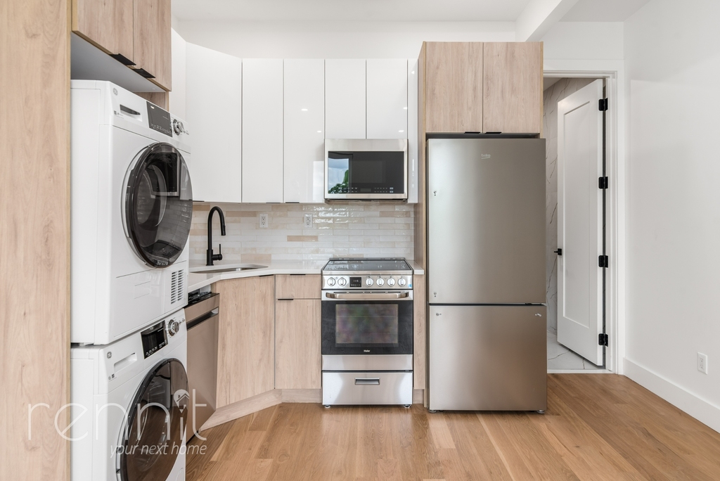 332 Myrtle Avenue - Photo 0