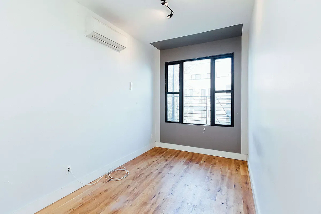 184 Suydam Street - Photo 9