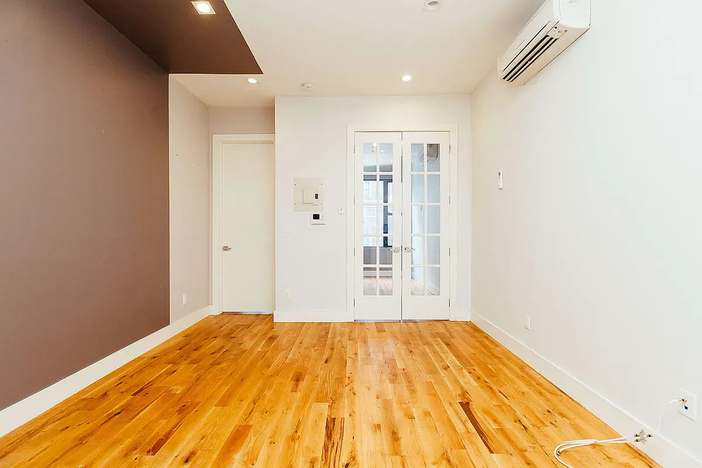 184 Suydam Street - Photo 0