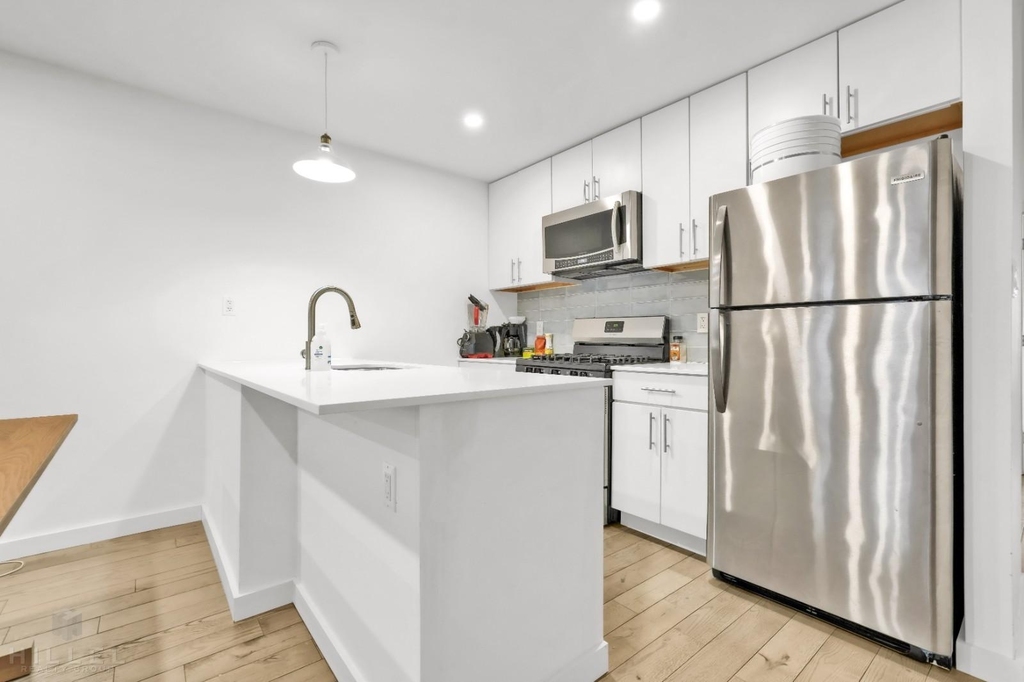 729 Chauncey Street - Photo 0