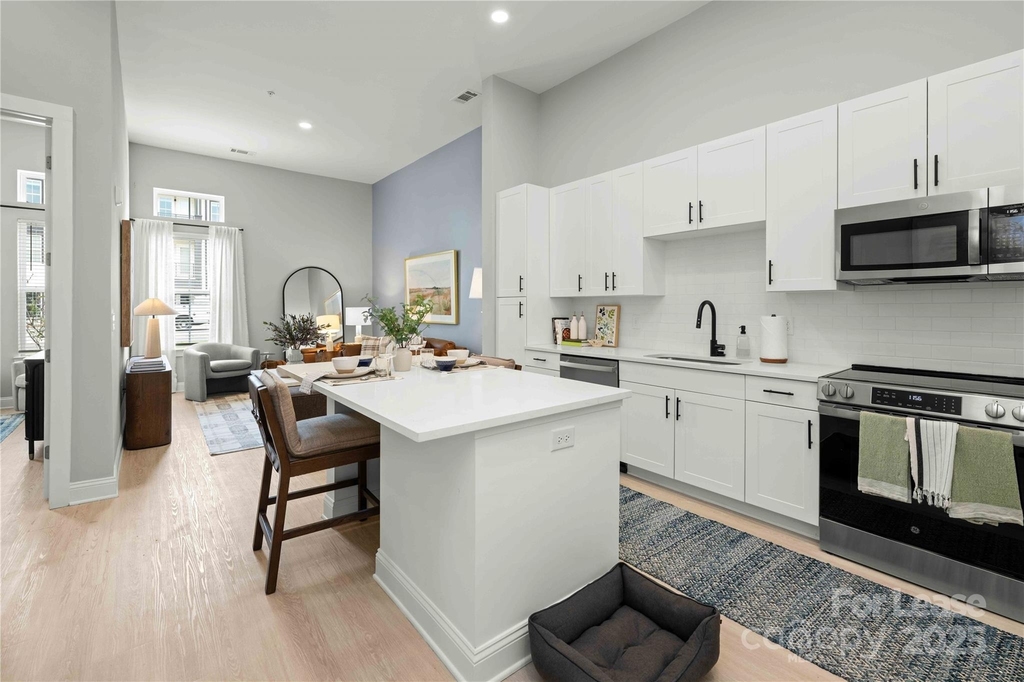 9035 Lindholm Drive - Photo 3