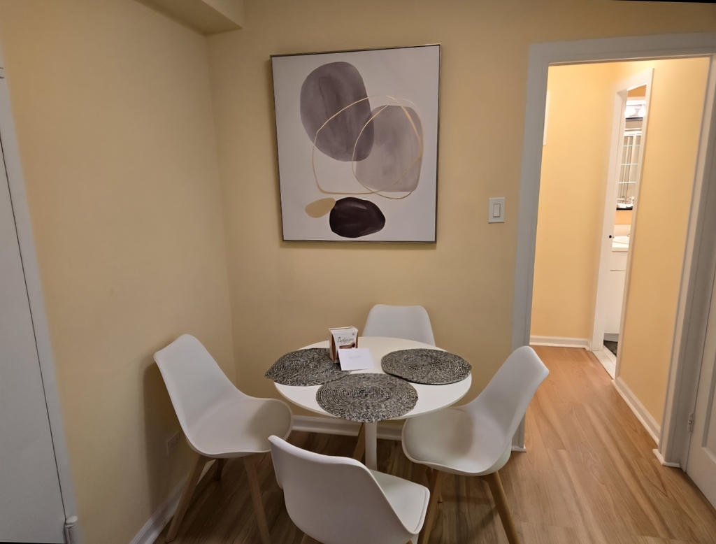 40 Sutton Place - Photo 2