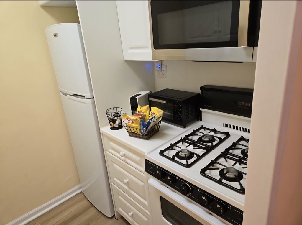 40 Sutton Place - Photo 5