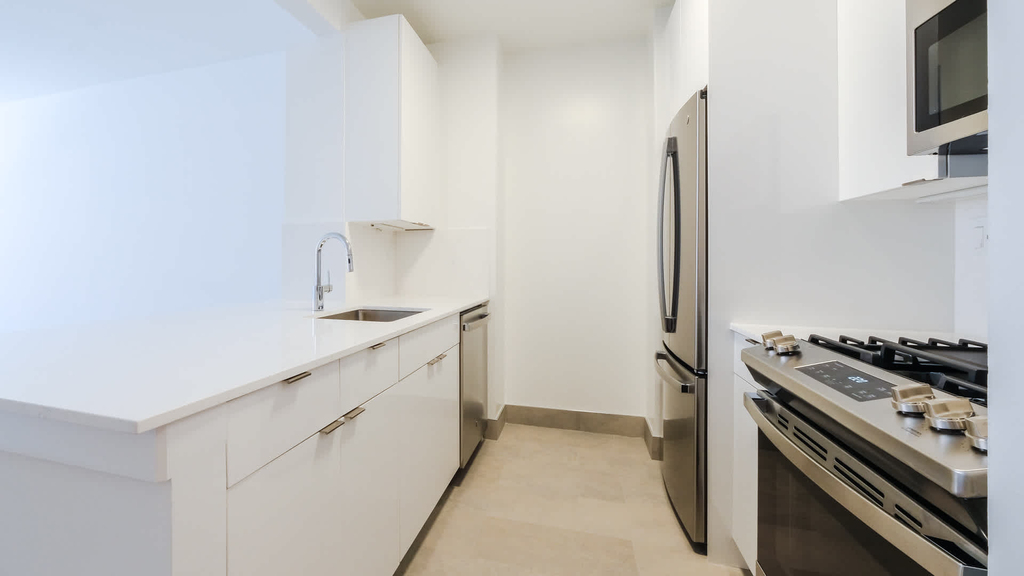 777 6th Avenue - Photo 22