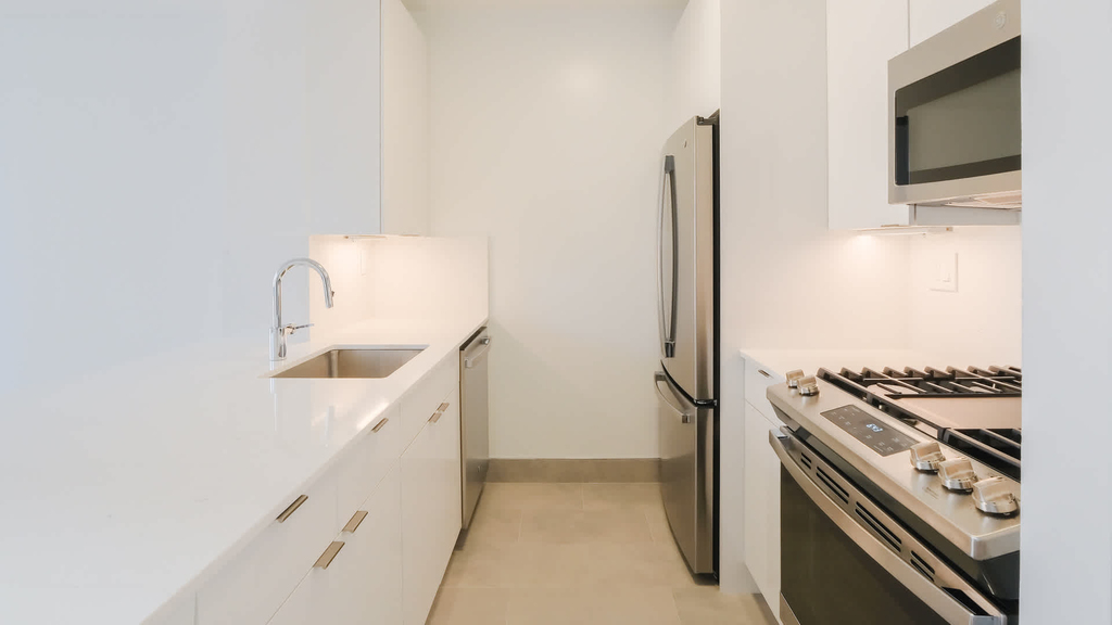 777 6th Avenue - Photo 34