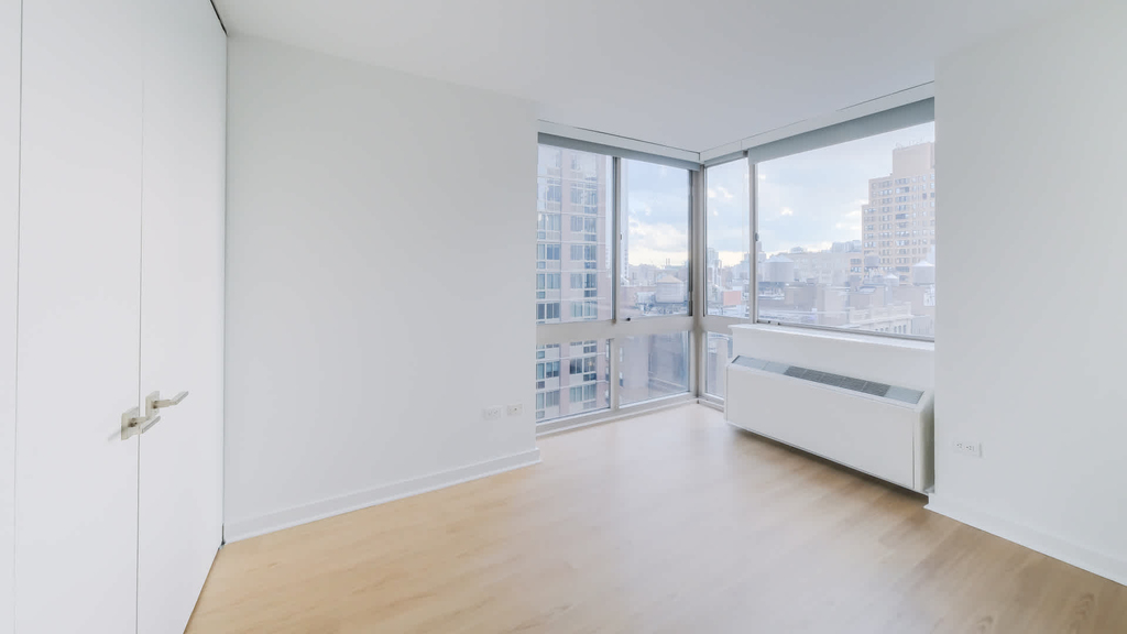 777 6th Avenue - Photo 36