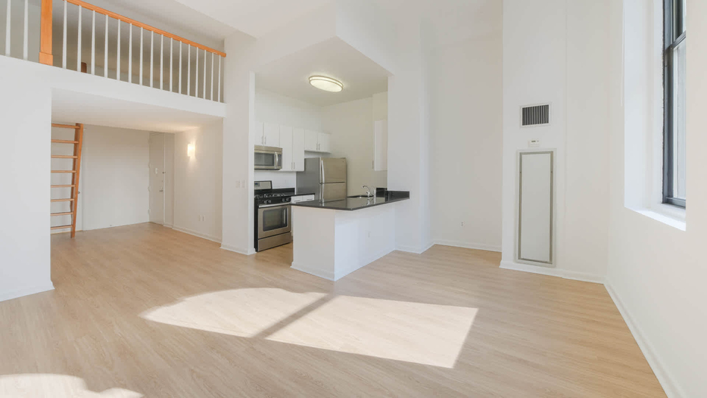 71 Broadway - Photo 11
