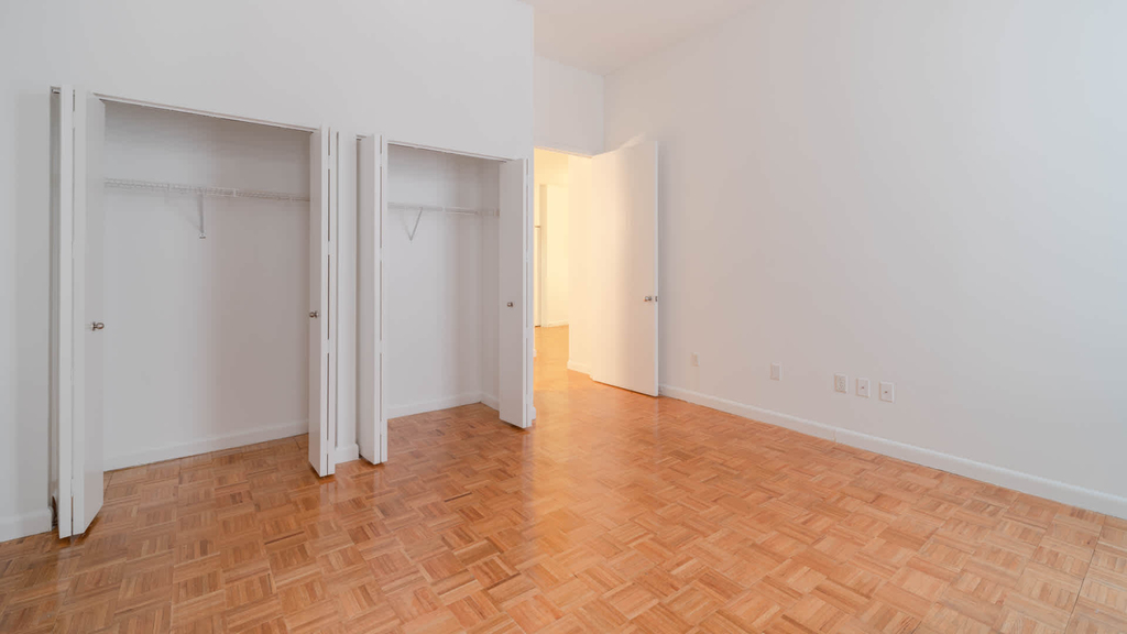 71 Broadway - Photo 24