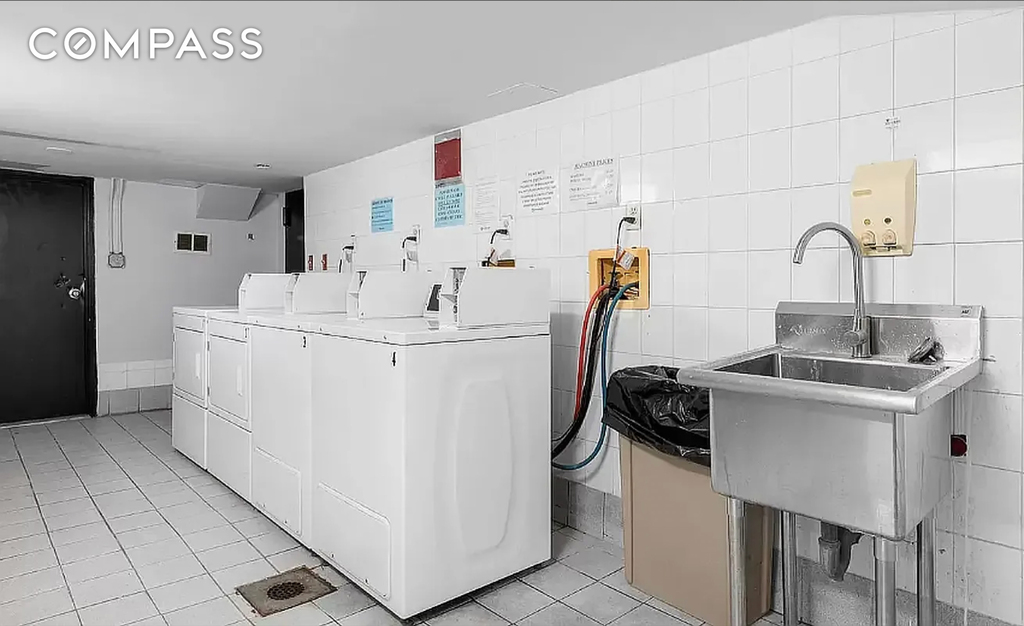 1582 York Avenue - Photo 4