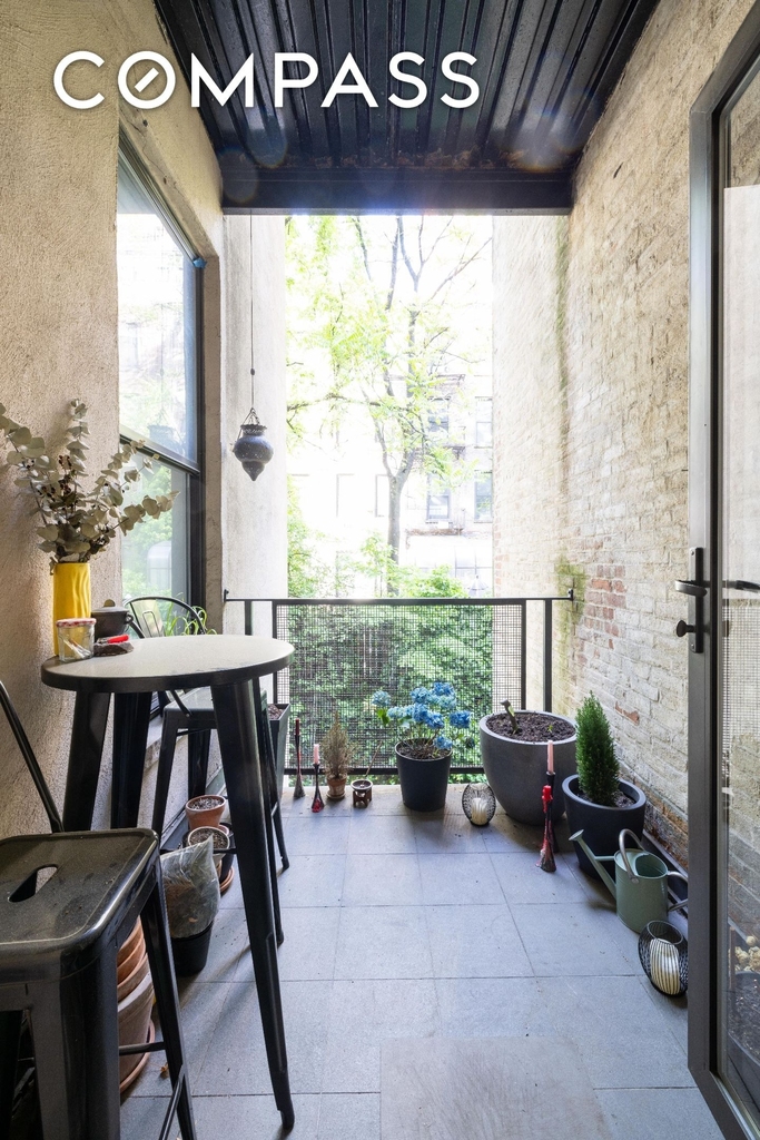 345 E 50th Street - Photo 3