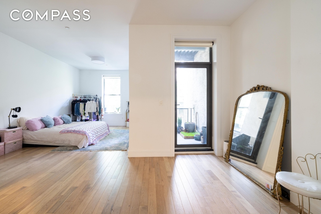 345 E 50th Street - Photo 2