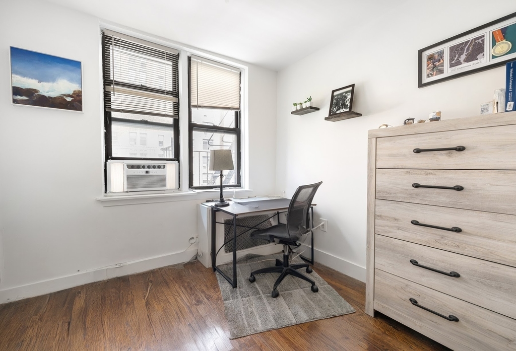 416 W 23rd Street - Photo 6