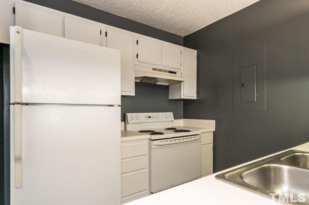 1230 University Court - Photo 12