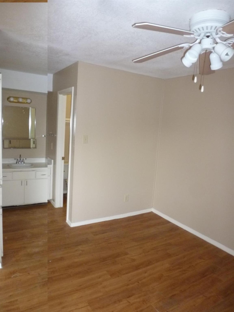 919 E 46th St - Photo 5
