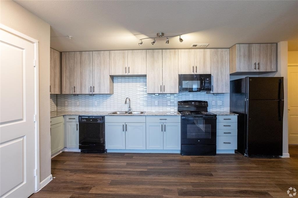 3300 Oak Creek Drive - Photo 22