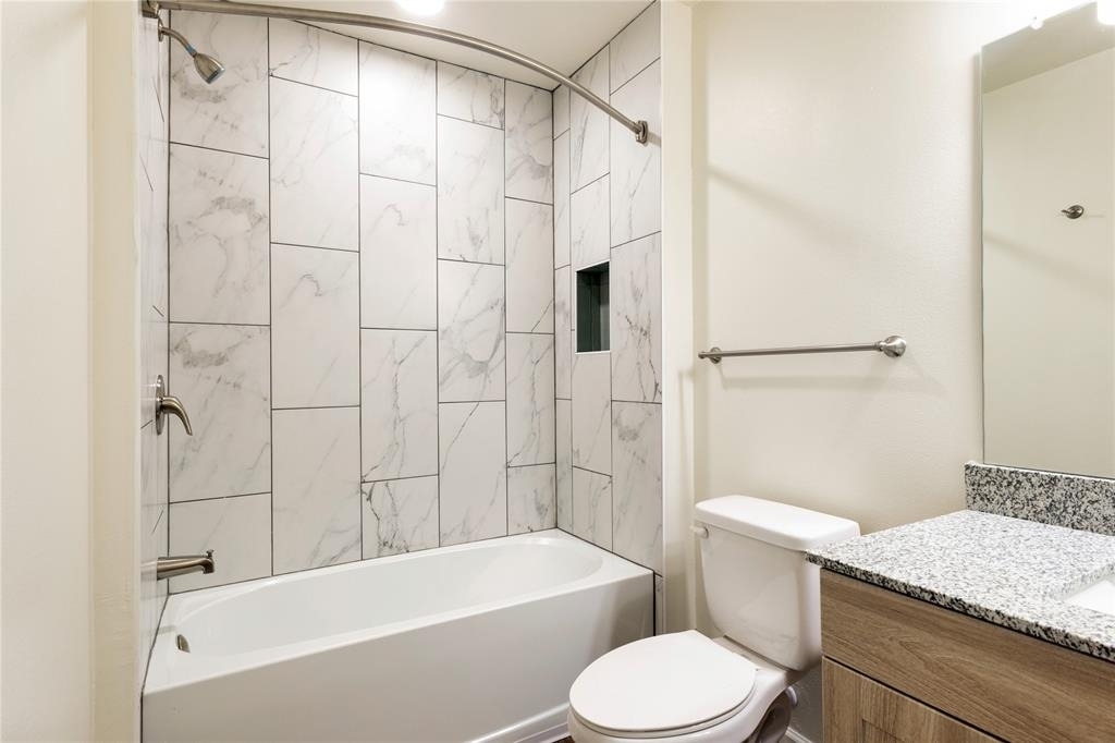 1200 W Koenig Lane Street - Photo 18