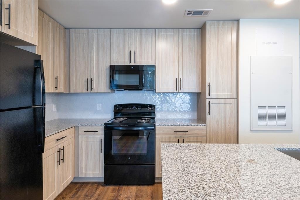 1200 W Koenig Lane Street - Photo 20