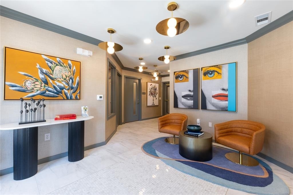 1200 W Koenig Lane Street - Photo 5