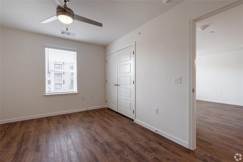 1200 W Koenig Lane Street - Photo 1