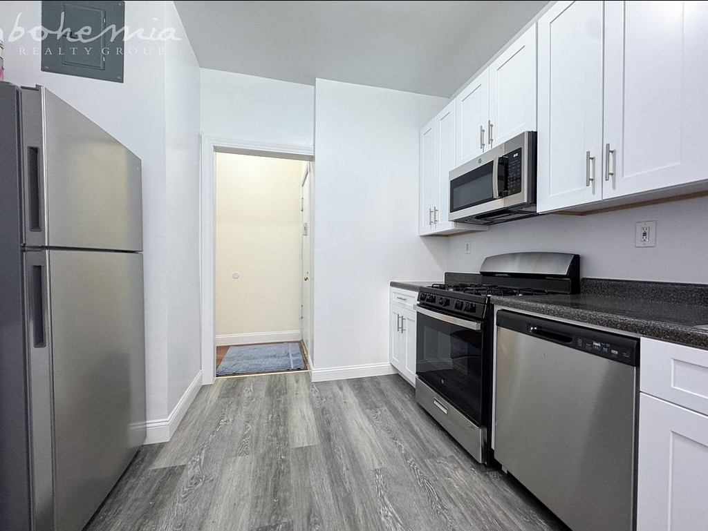 910 Riverside Drive - Photo 1