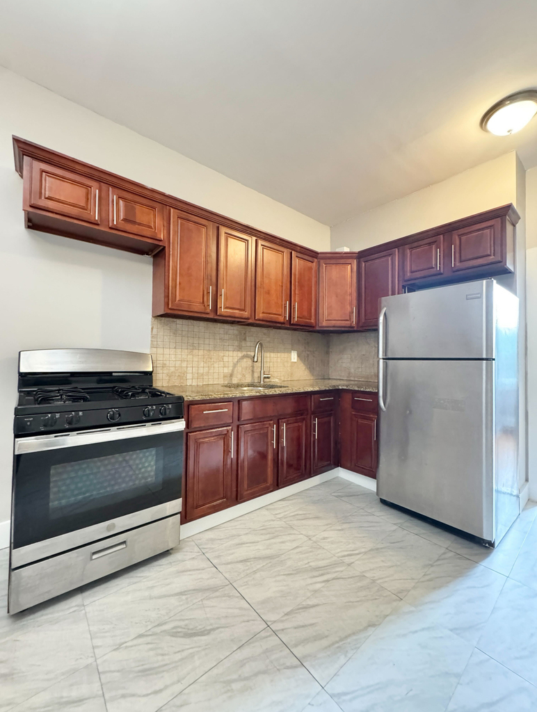 580 Wilson Avenue - Photo 2