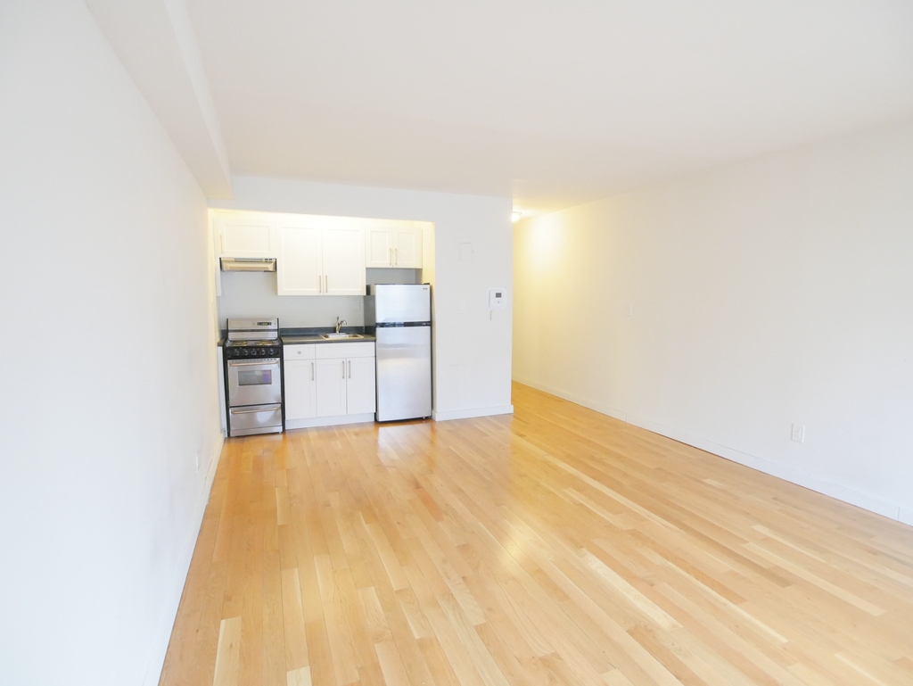 151 Lexington Avenue - Photo 2