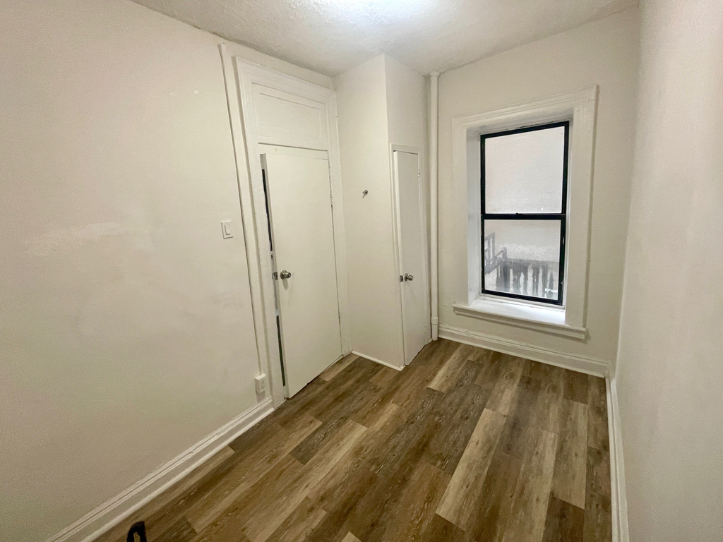 East 75th St & York - Photo 1