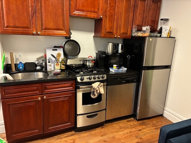 545 East 5th Street - Photo 4