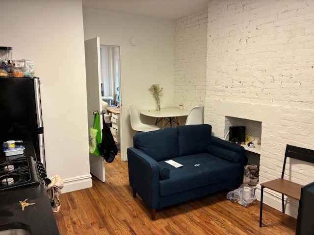 545 East 5th Street - Photo 3