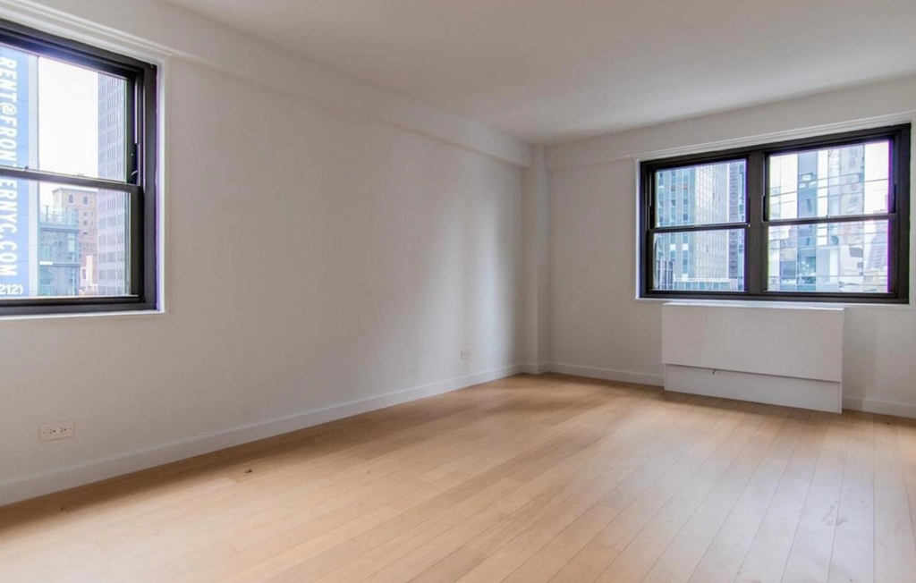 222 East 39th Street - Photo 5