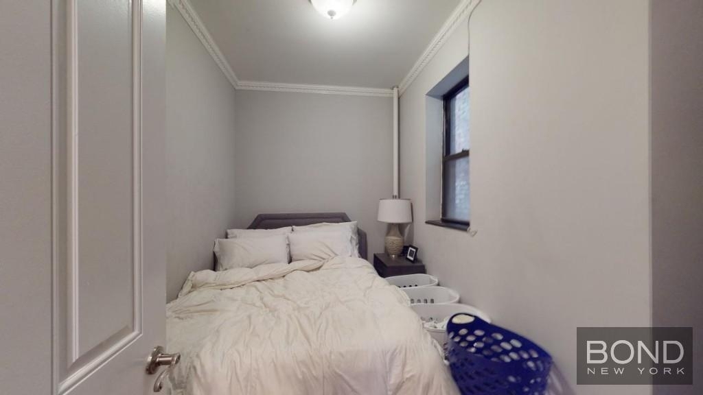 Tenth Avenue - Photo 5