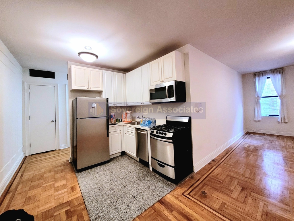 660 Fort Washington Avenue - Photo 1