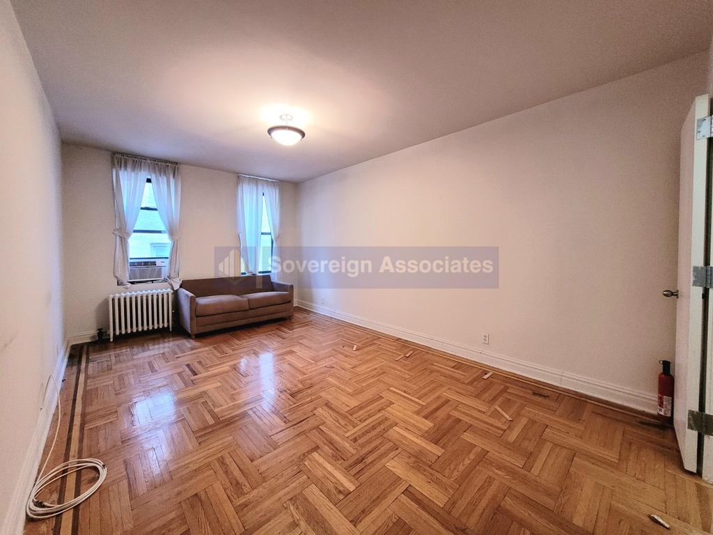 660 Fort Washington Avenue - Photo 3