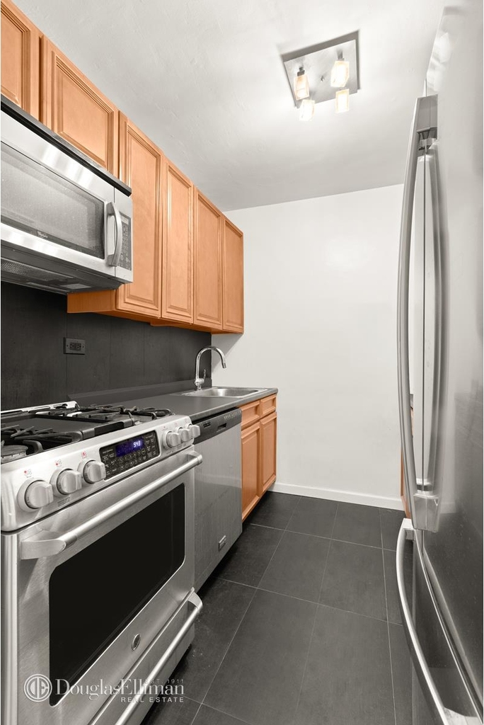 382 Central Park W - Photo 3