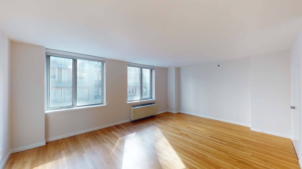 120 W. 21st - Photo 4
