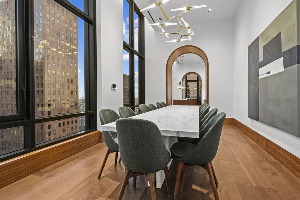 135 E 47th Street - Photo 11