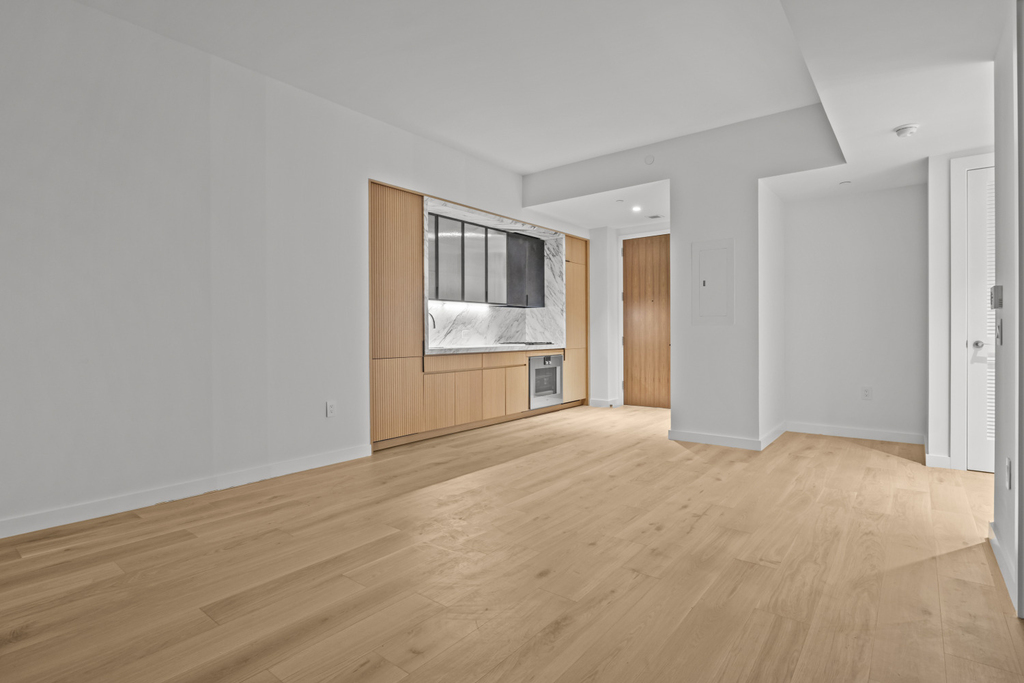 135 E 47th Street - Photo 1
