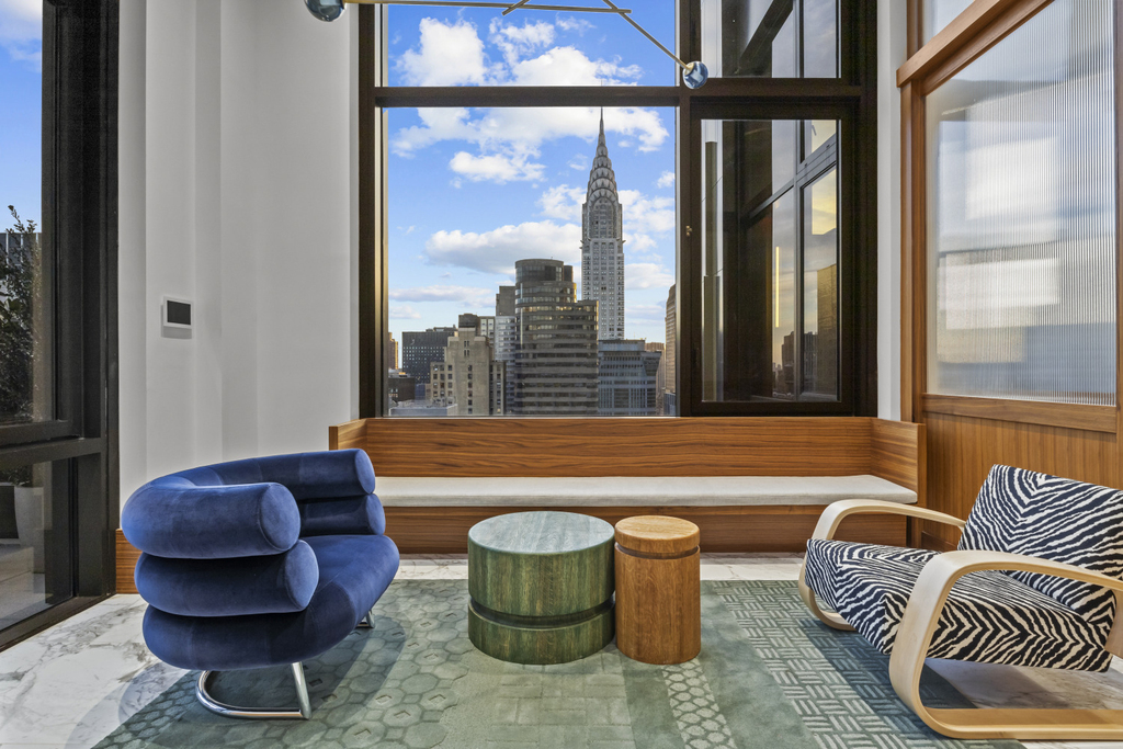 135 E 47th Street - Photo 14