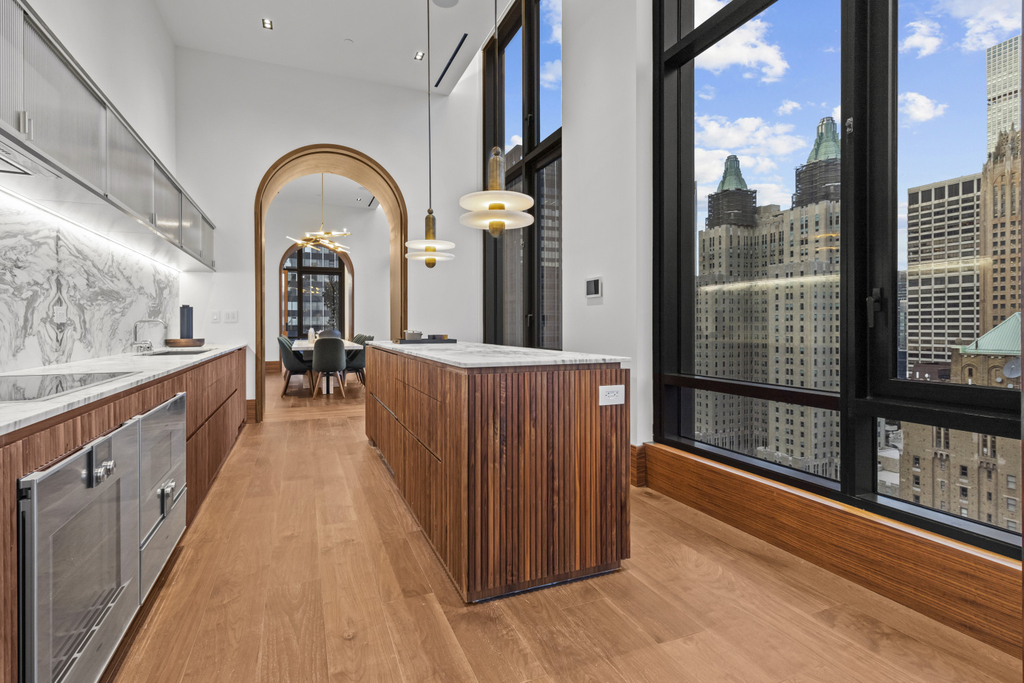 135 E 47th Street - Photo 13