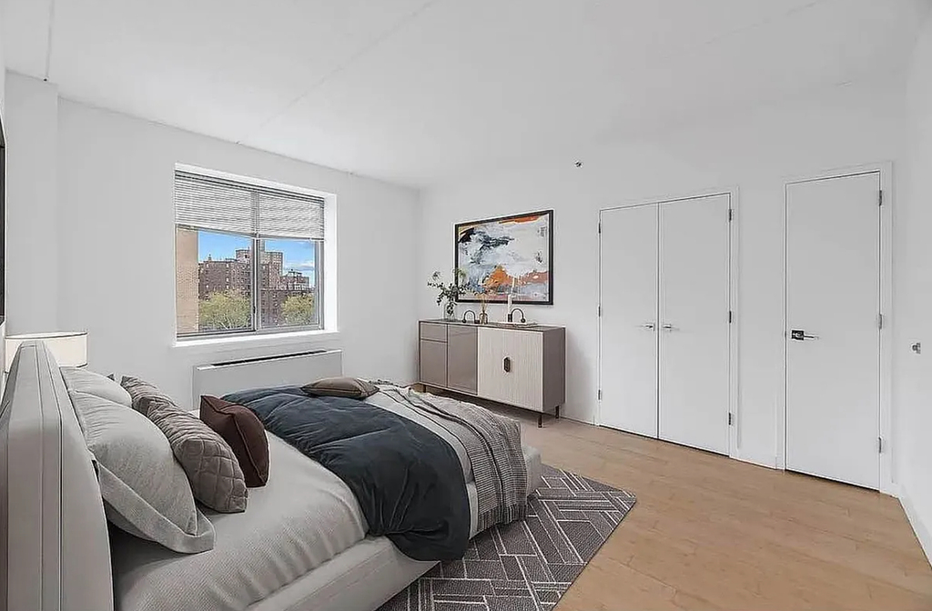 1st Avenue - Photo 2