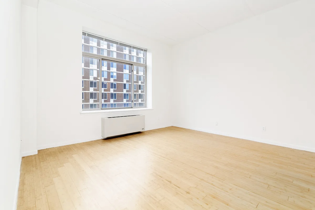 1st Avenue - Photo 4
