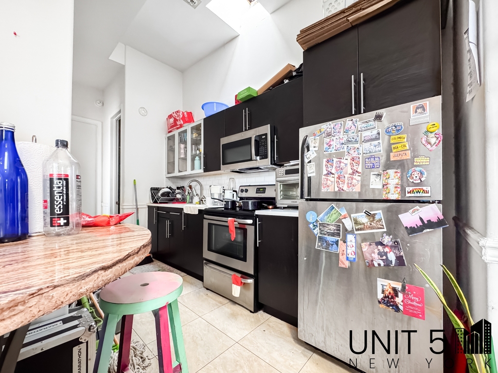 438 Wilson Avenue - Photo 4