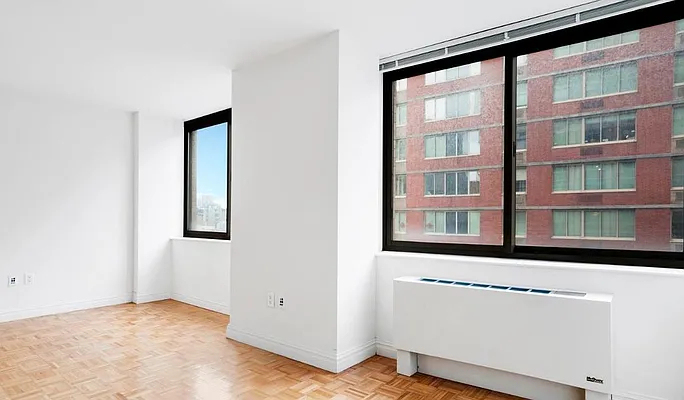 1500 Lexington Avenue - Photo 1