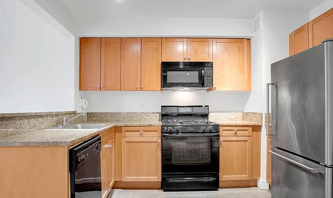 1500 Lexington Avenue - Photo 3