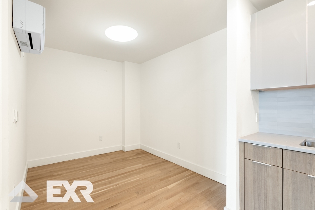 1946 Ocean Avenue - Photo 10