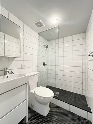 235 Malcolm X Boulevard - Photo 3