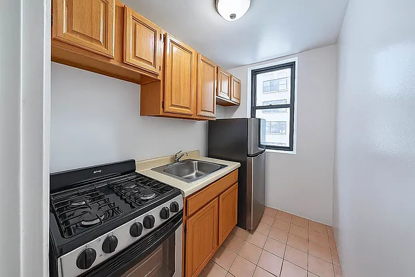 156 East 85th Street - Photo 1