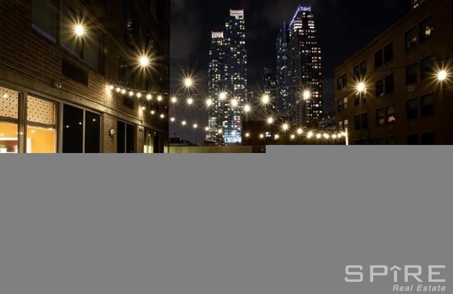 10th Avenue - Photo 4