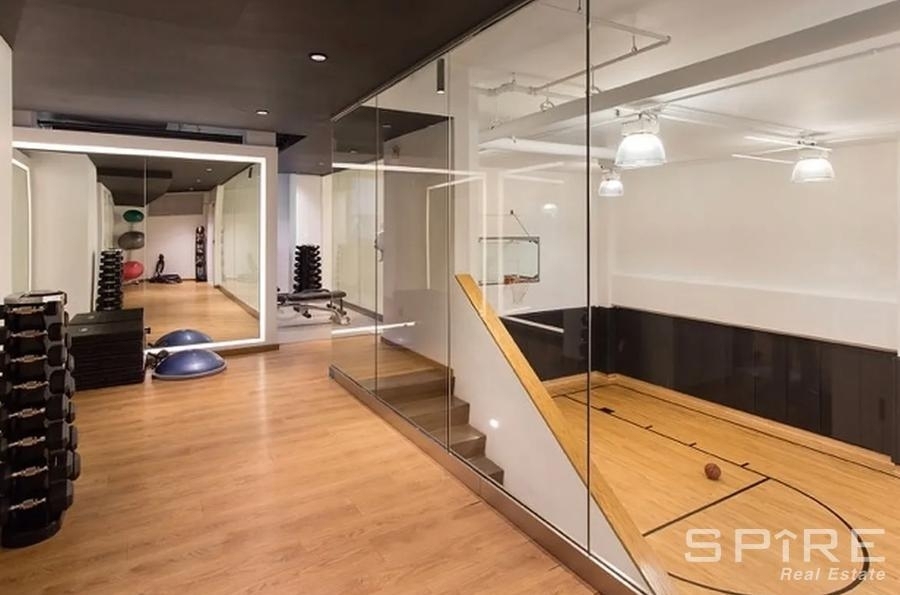 10th Avenue - Photo 5