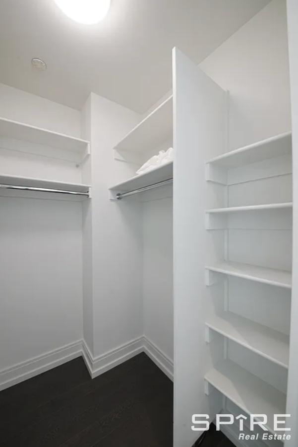 Tenth Avenue - Photo 3